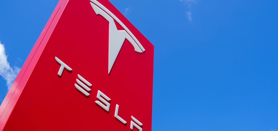 Read more about the article Tesla Set to Launch Full Self-Driving Technology in Europe and China in 2025